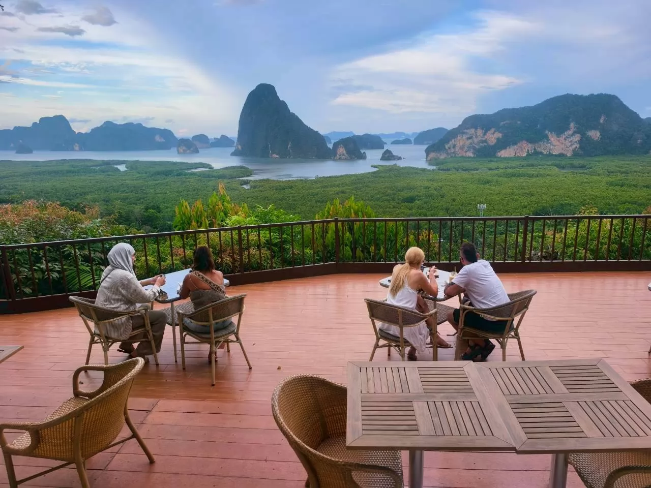 Samet Nangshe & Cheow Lan Lake Day Trip