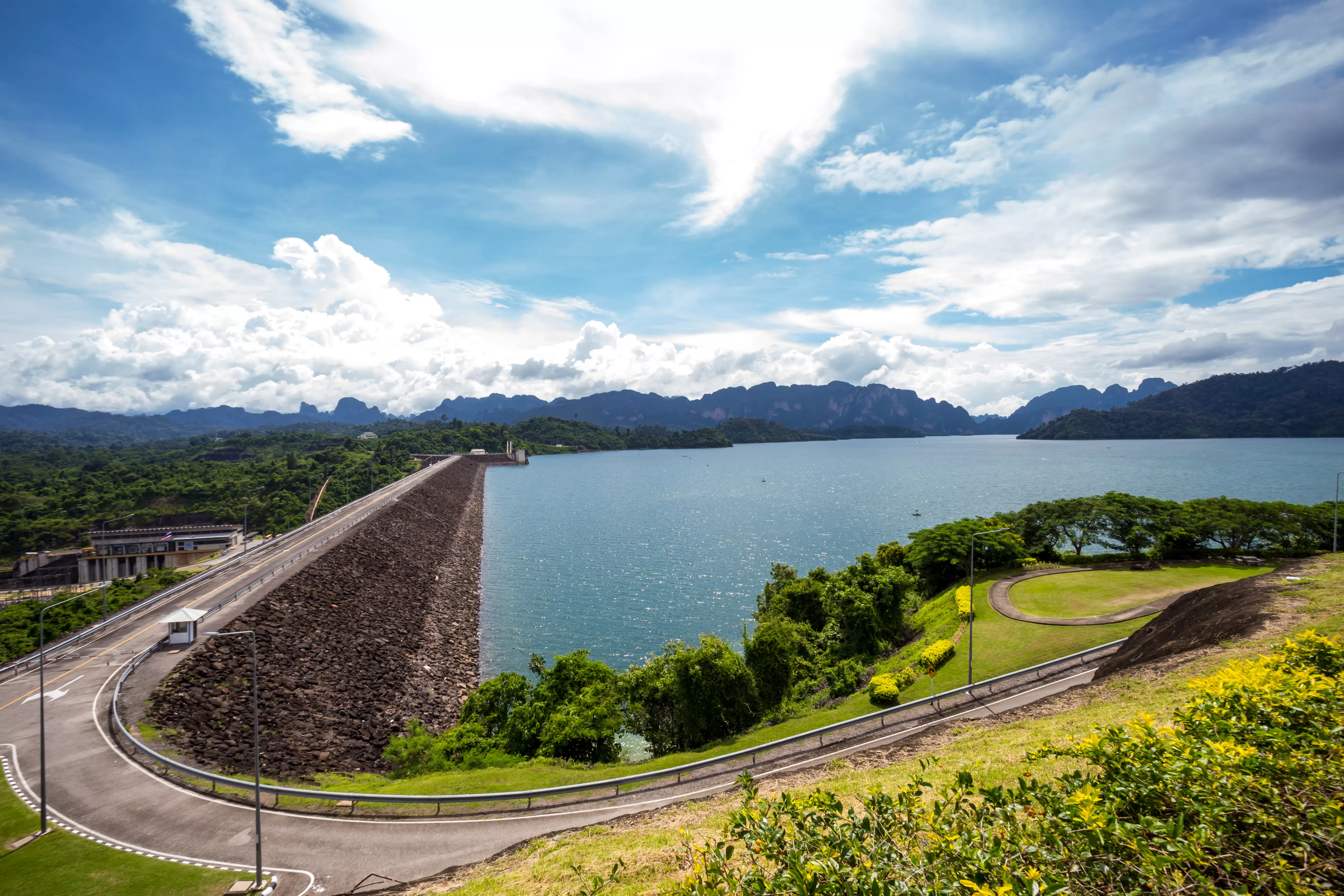 Samet Nangshe & Cheow Lan Lake Day Trip